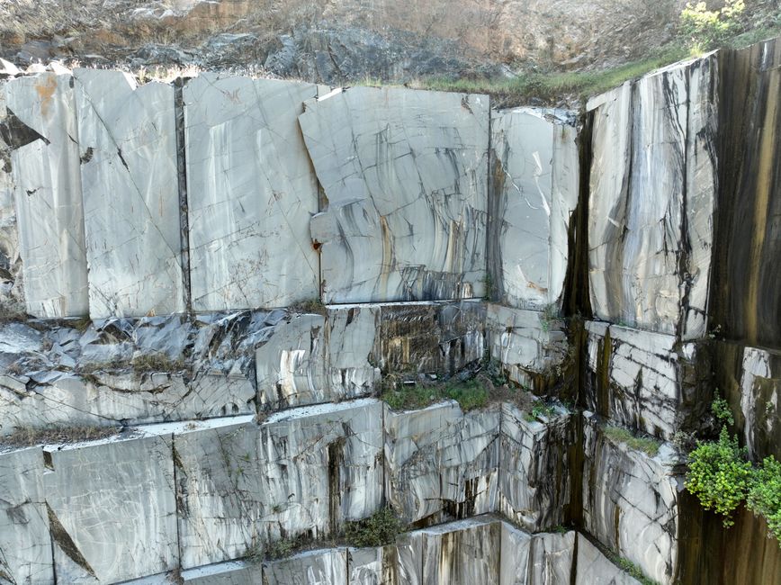 Reading a Quarry Face: Geology for Photographers Who Never Studied Rocks